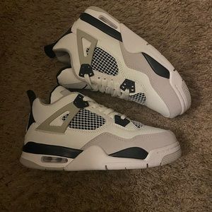 Air Jordan 4 retro military black